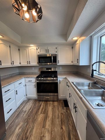 6823 Laurelwood Cove, Fort Wayne, IN 46835