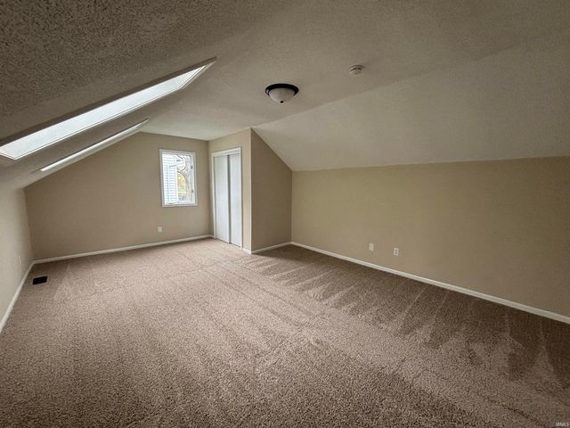 6823 Laurelwood Cove, Fort Wayne, IN 46835