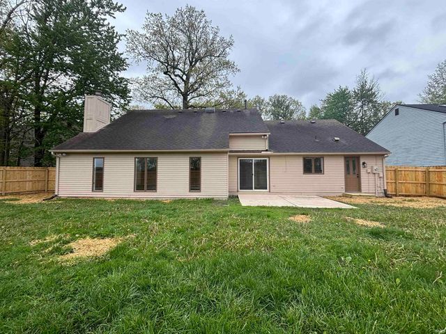 6823 Laurelwood Cove, Fort Wayne, IN 46835