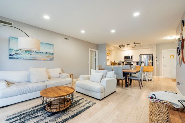 8340 Callie Avenue 104, Morton Grove, IL 60053