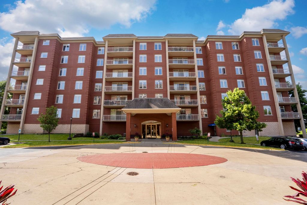 8340 Callie Avenue 104, Morton Grove, IL 60053