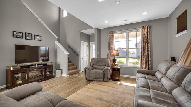 11828 Kentucky Street, Crown Point, IN 46307