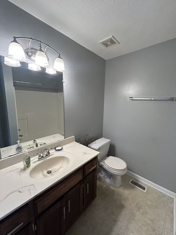 808 Leigh Ann Dr, Clarksville, TN 37042