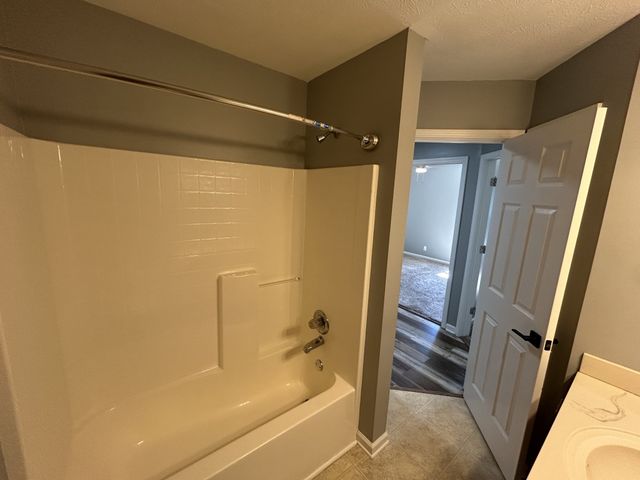 808 Leigh Ann Dr, Clarksville, TN 37042