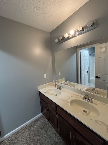 808 Leigh Ann Dr, Clarksville, TN 37042