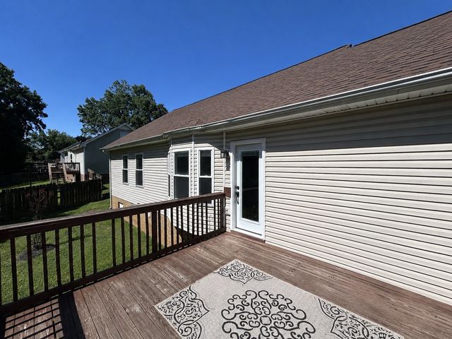 808 Leigh Ann Dr, Clarksville, TN 37042