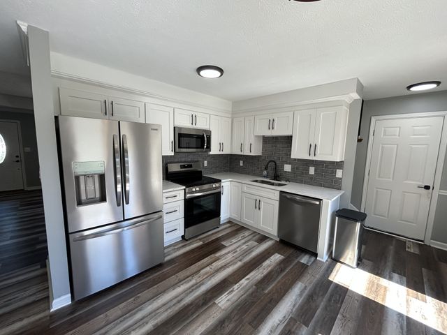 808 Leigh Ann Dr, Clarksville, TN 37042