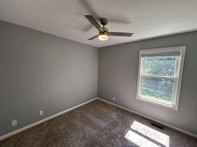 808 Leigh Ann Dr, Clarksville, TN 37042