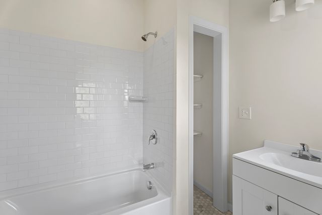 72 South Main Street 2C, Wallingford, CT 06492