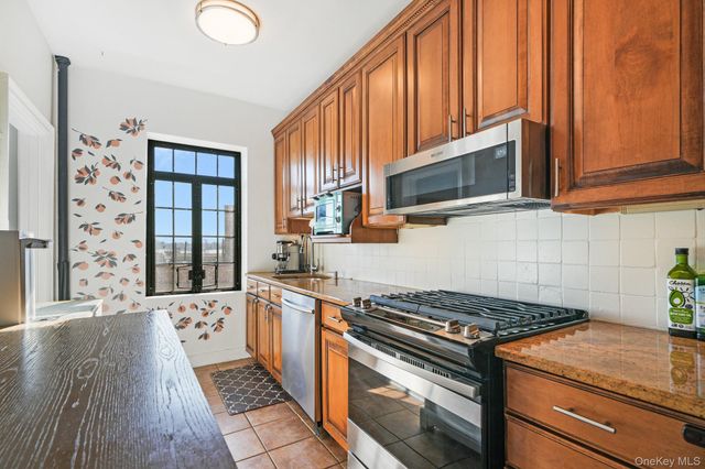 45 Pondfield Road W 5F, Bronxville, NY 10708