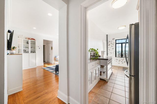 45 Pondfield Road W 5F, Bronxville, NY 10708