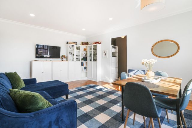 45 Pondfield Road W 5F, Bronxville, NY 10708