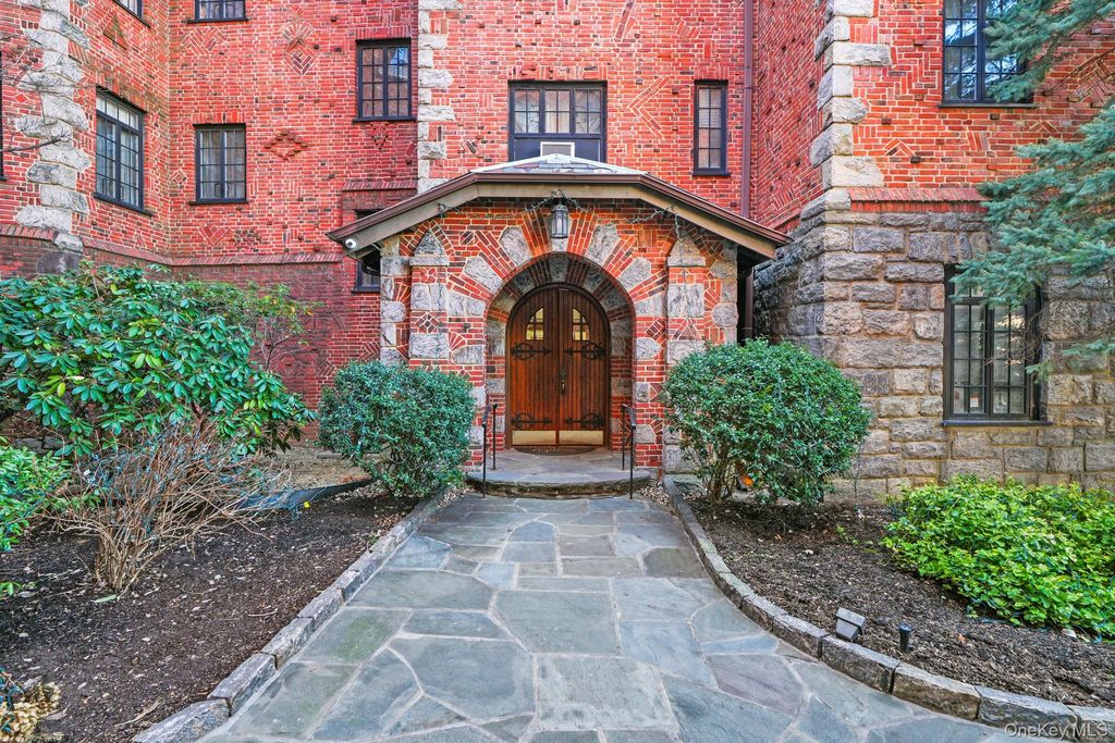 45 Pondfield Road W 5F, Bronxville, NY 10708