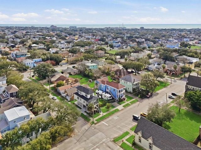 1104 36th Street, Galveston, TX 77550
