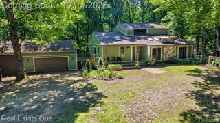 310 S Van Road, Groveland Township, MI 48442