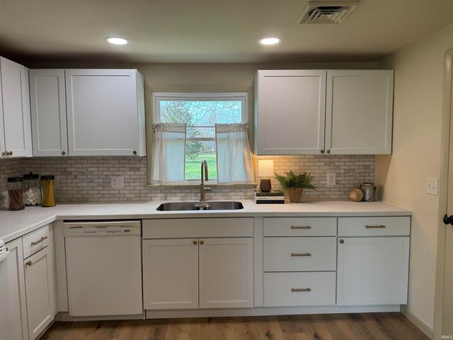 2100 E CR 700 N, Muncie, IN 47303