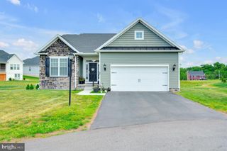 17 PINTAIL CT, Gettysburg, PA 17325