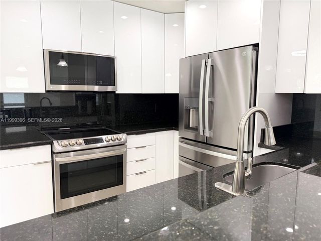 3250 SW 72 CT, Miami, FL 33155