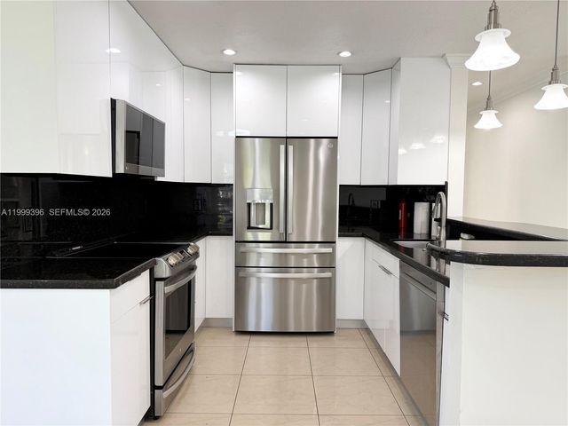 3250 SW 72 CT, Miami, FL 33155