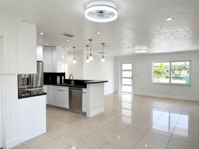 3250 SW 72 CT, Miami, FL 33155