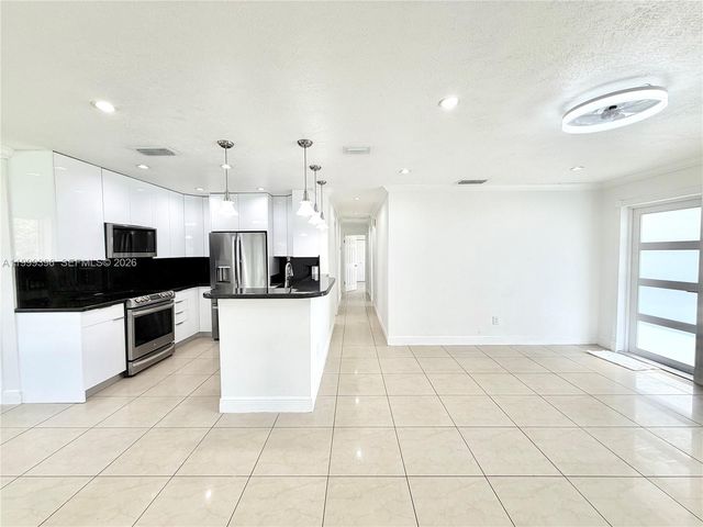 3250 SW 72 CT, Miami, FL 33155