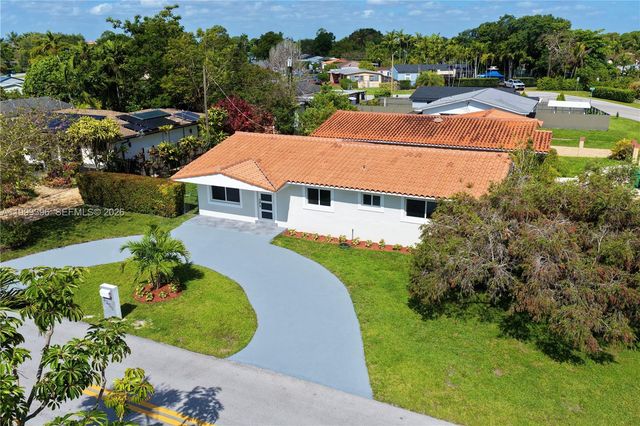 3250 SW 72 CT, Miami, FL 33155