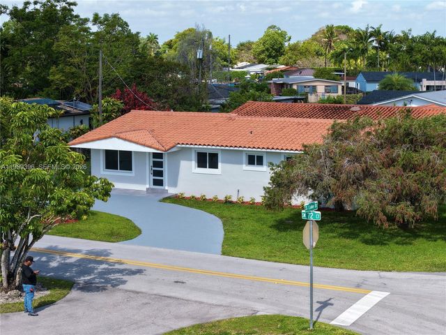 3250 SW 72 CT, Miami, FL 33155