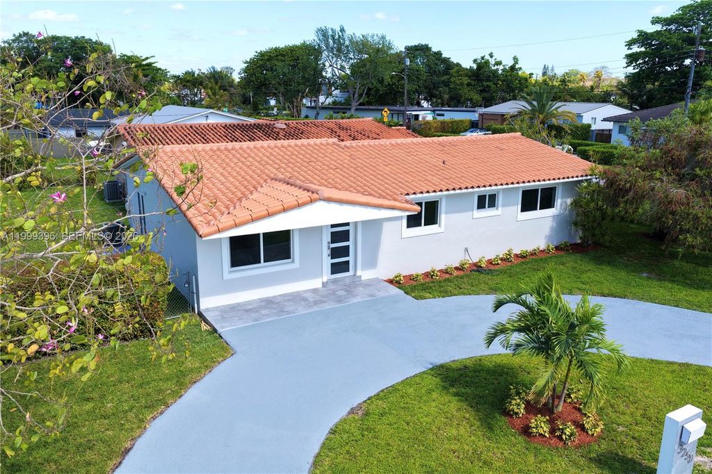 3250 SW 72 CT, Miami, FL 33155