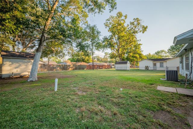 1727 Jones Street, Rosenberg, TX 77471