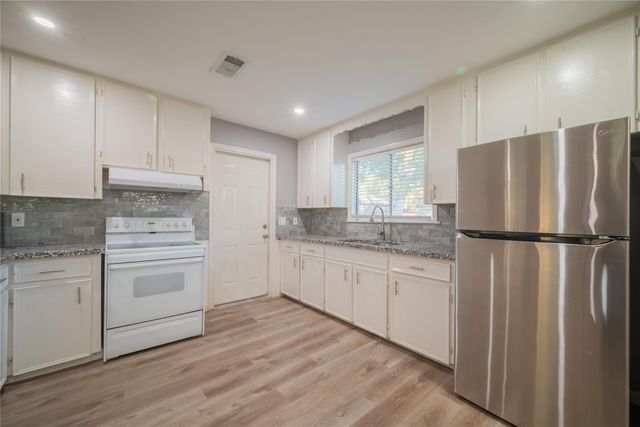 1727 Jones Street, Rosenberg, TX 77471