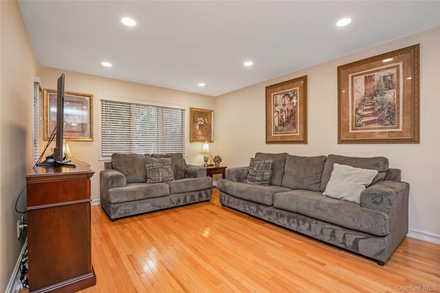 39 Jeremy Circle, Nesconset, NY 11767