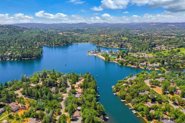 23196 Lone Pine Dr, Auburn, CA 95602