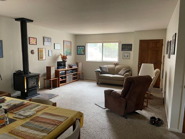 23196 Lone Pine Dr, Auburn, CA 95602