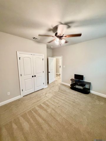 23091 Antler Lake Dr, Denham Springs, LA 70726