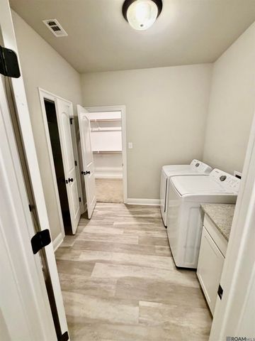 23091 Antler Lake Dr, Denham Springs, LA 70726