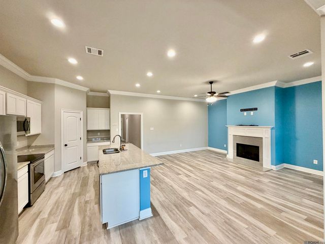 23091 Antler Lake Dr, Denham Springs, LA 70726