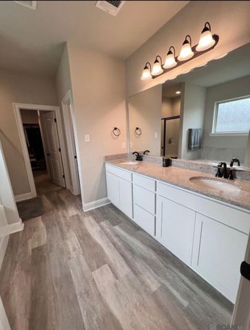 23091 Antler Lake Dr, Denham Springs, LA 70726