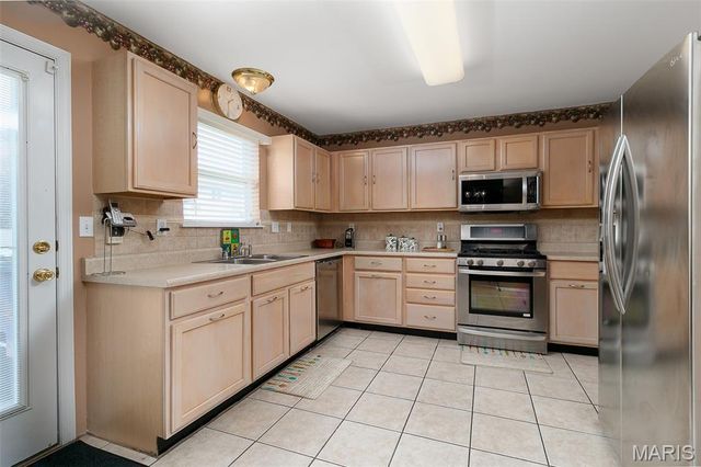 4647 Robbins Grove Drive, Florissant, MO 63034