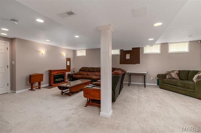 4647 Robbins Grove Drive, Florissant, MO 63034