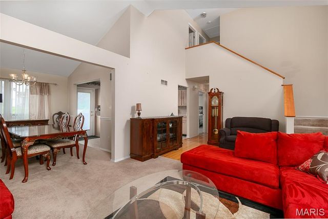4647 Robbins Grove Drive, Florissant, MO 63034