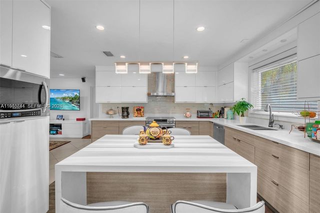 1543 Dorado Ave, Coral Gables, FL 33146