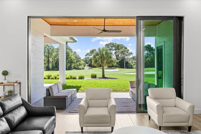 896 SW Squire Johns Lane, Palm City, FL 34990