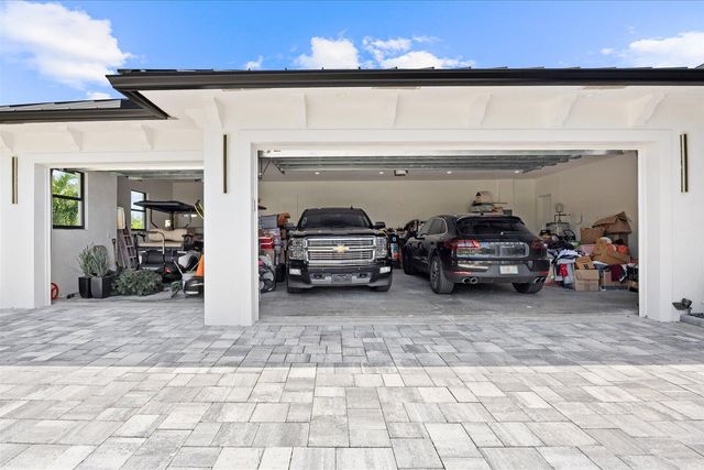 896 SW Squire Johns Lane, Palm City, FL 34990