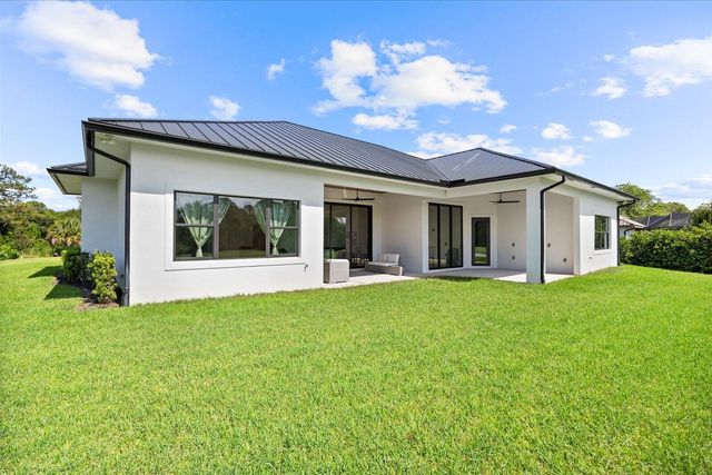 896 SW Squire Johns Lane, Palm City, FL 34990