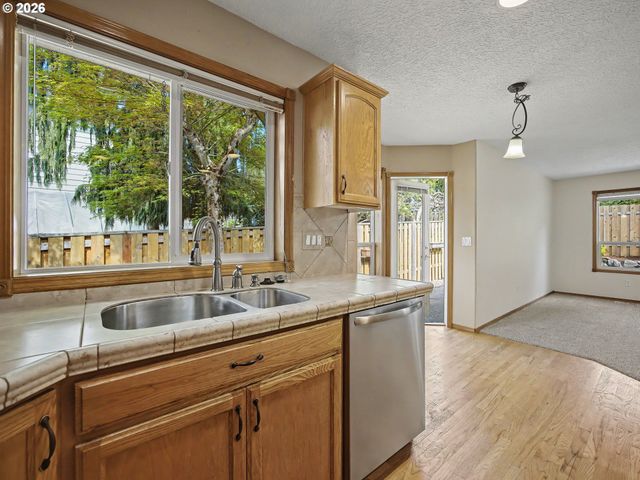 1290 Se LARCH Way, Gresham, OR 97080