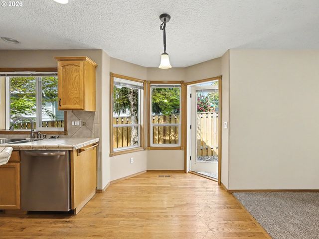 1290 Se LARCH Way, Gresham, OR 97080