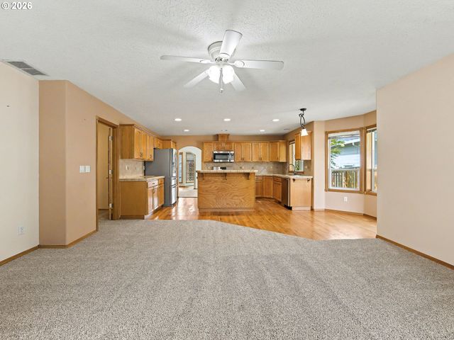 1290 Se LARCH Way, Gresham, OR 97080