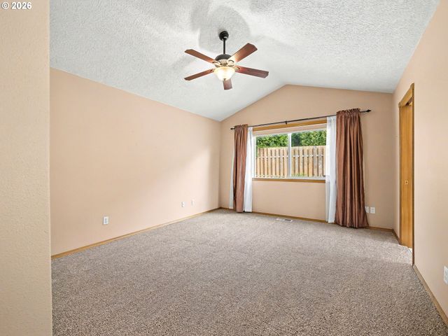 1290 Se LARCH Way, Gresham, OR 97080