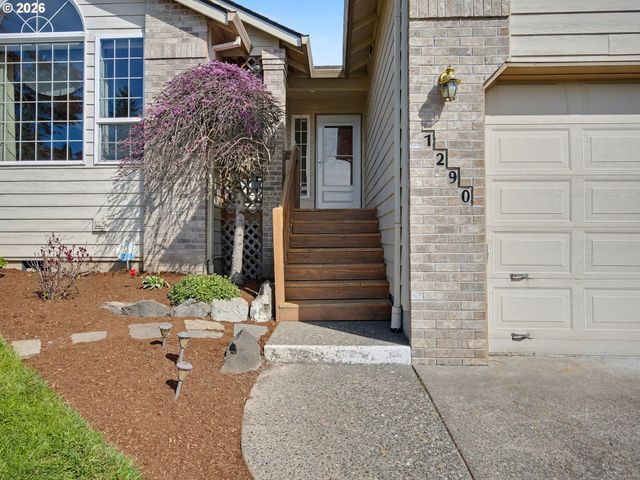 1290 Se LARCH Way, Gresham, OR 97080