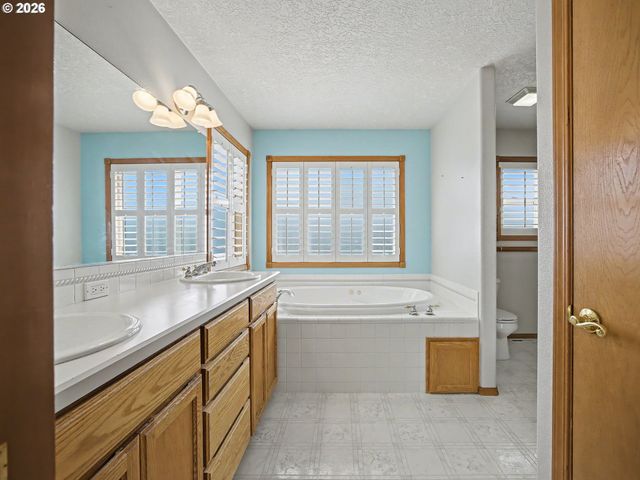 1290 Se LARCH Way, Gresham, OR 97080